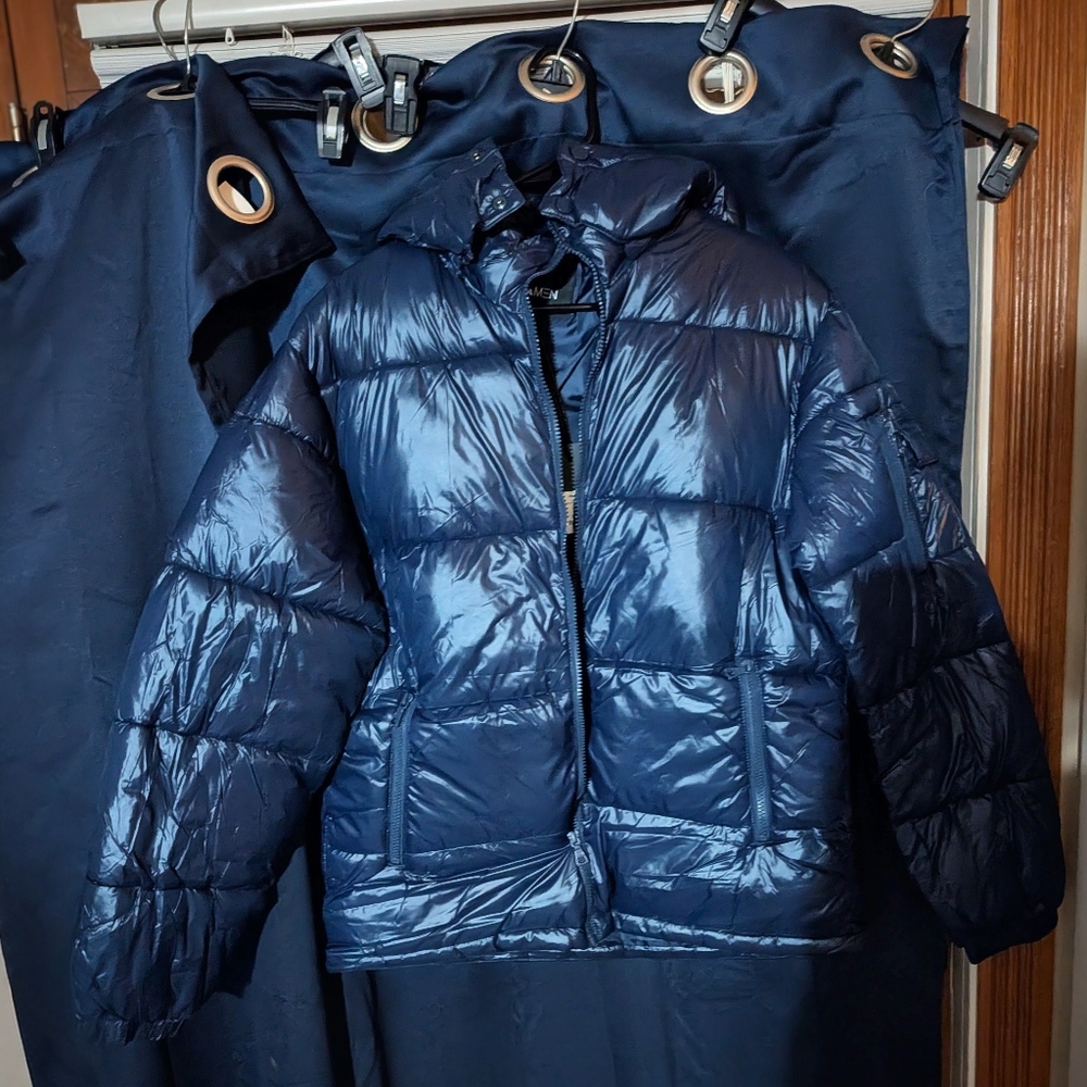 New Men's Small Navy Puffer Coat